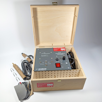Arkograf Elektroschreiber mit Brenngerät im geöffneten Holzkasten mit Lieferumfang